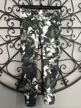 Avia Green & White Camouflage Workout Leggings